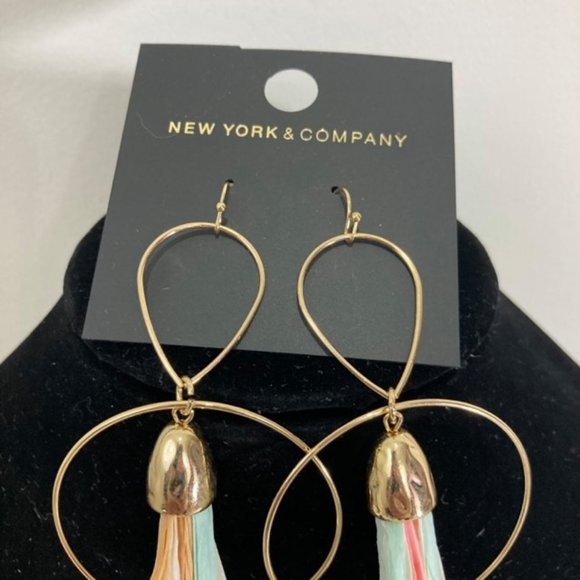 NY&C Gold plate teardrop hoop pierced earrings NWT - Picture 5 of 8